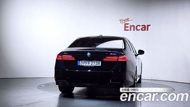 BMW 5 Series 2025 — Photo 22/23