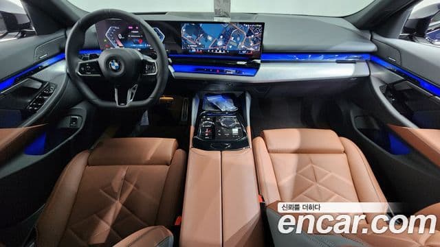 BMW 5 Series 2025 — Photo 12/23