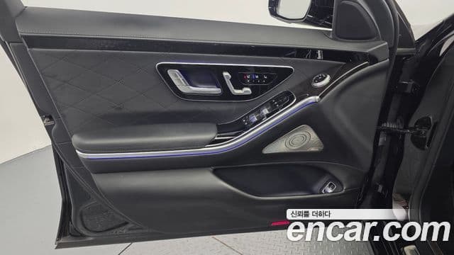 Mercedes-Benz S-Class 2021 — Photo 2/37