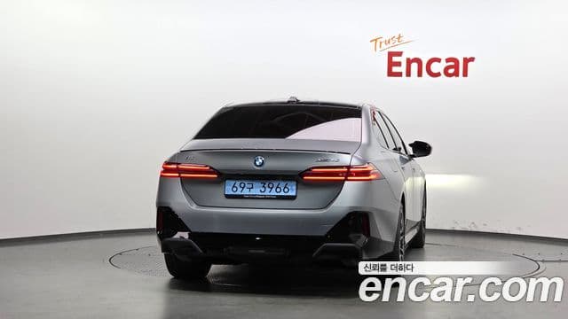 BMW i5 2025 — ფოტო 16/20