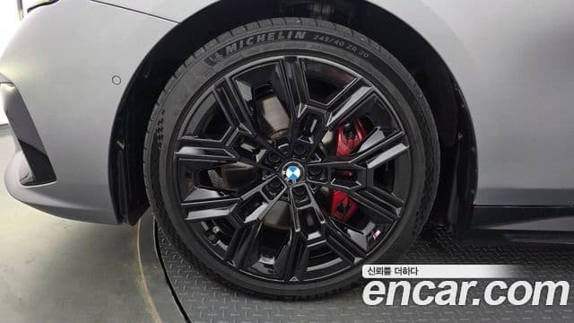 BMW i5 2025 — ფოტო 7/20