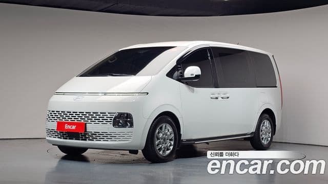 Hyundai Staria 2025 — Фото 1/20
