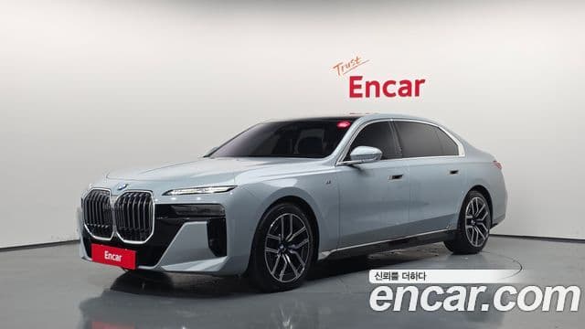 BMW 7 Series 2024 — ფოტო 11/33
