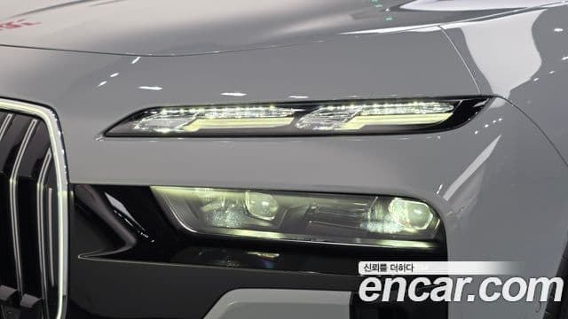BMW 7 Series 2024 — ფოტო 21/33