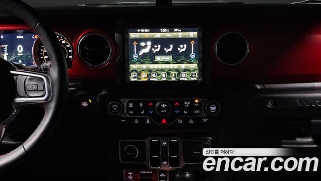 Jeep Wrangler 2023 — Şəkil 2/20