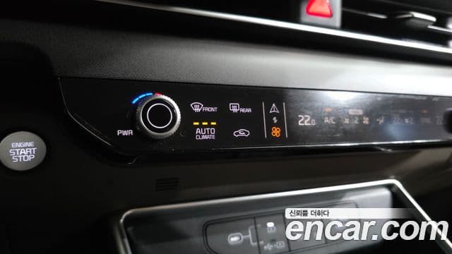 Kia Carnival 2024 — ფოტო 32/43
