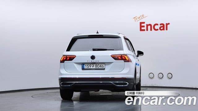 Volkswagen Tiguan 2022 — Şəkil 24/32