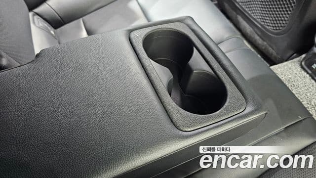 Kia Stinger 2018 — Şəkil 29/31