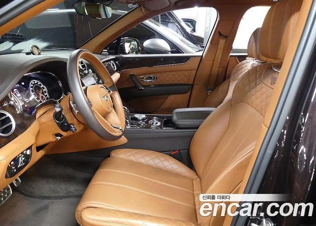 Bentley Bentayga 2018 — ფოტო 3/20