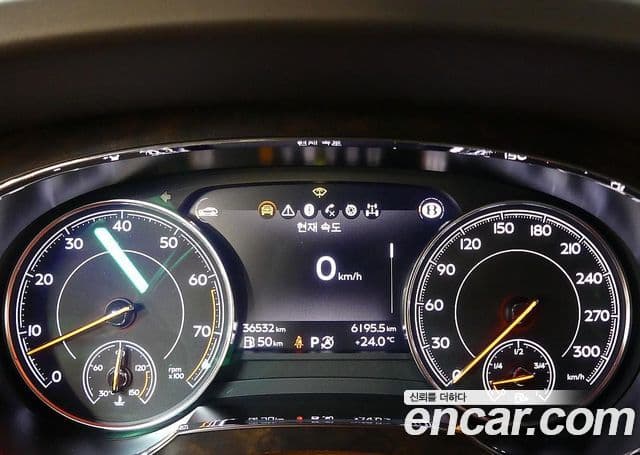 Bentley Bentayga 2018 — ფოტო 2/20