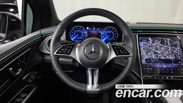 Mercedes-Benz EQE SUV 2023 — ფოტო 20/33