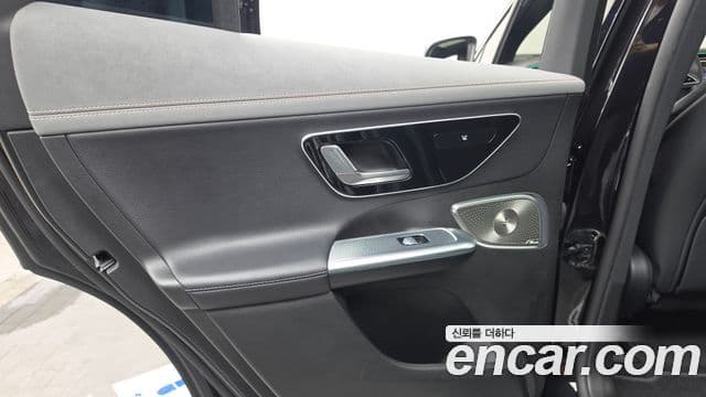 Mercedes-Benz EQE SUV 2023 — ფოტო 22/33