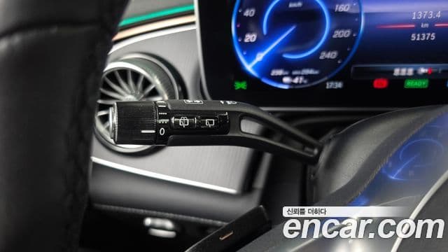 Mercedes-Benz EQE SUV 2023 — ფოტო 17/33