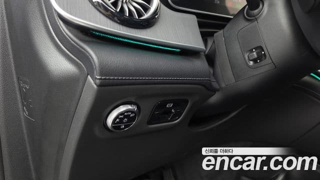 Mercedes-Benz EQE SUV 2023 — ფოტო 24/33