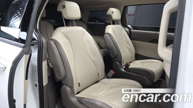 Kia Carnival 2024 — Фото 12/20