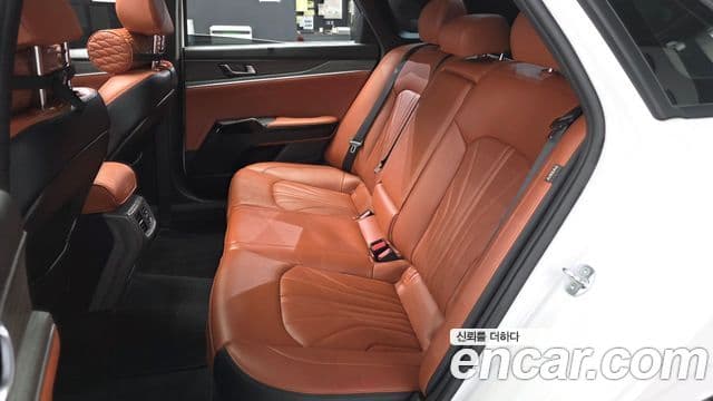 Kia K5 2024 — Şəkil 16/38
