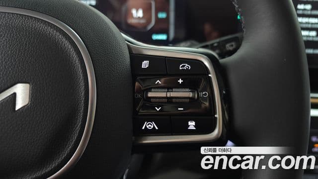 Kia Carnival 2024 — Фото 16/20