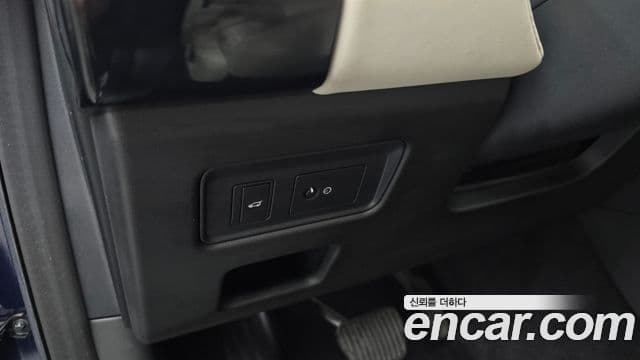 Land Rover Discovery 5 2018 — Фото 20/20