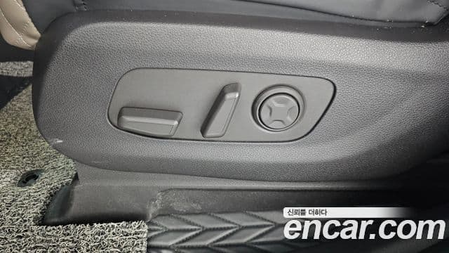 Kia Carnival 2025 — ფოტო 1/41