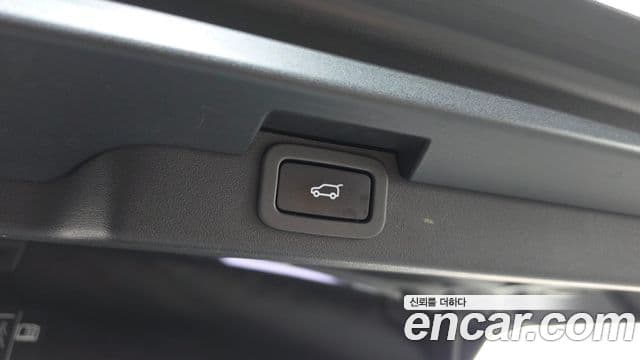 Land Rover Discovery 5 2020 — Фото 19/20