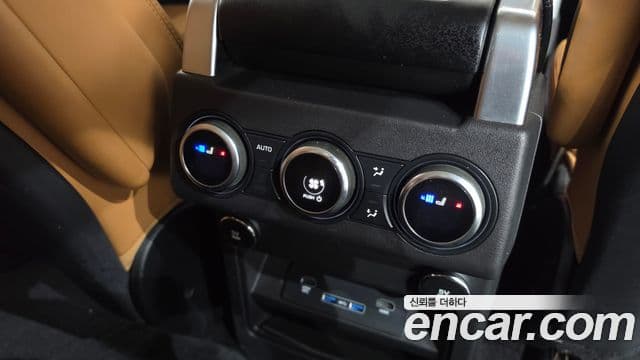 Land Rover Discovery 5 2020 — ფოტო 34/37