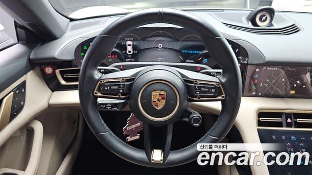 Porsche Taycan 2023 — ფოტო 27/32