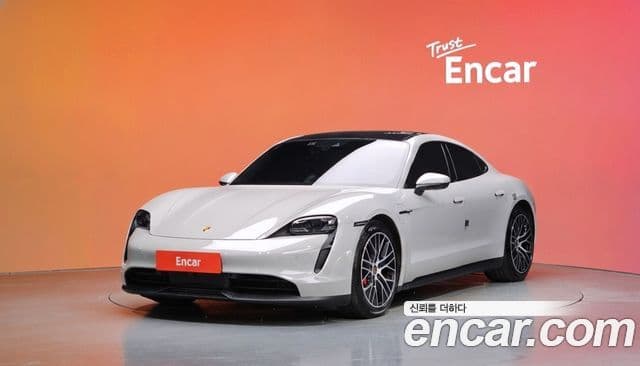 Porsche Taycan 2023 — ფოტო 12/32