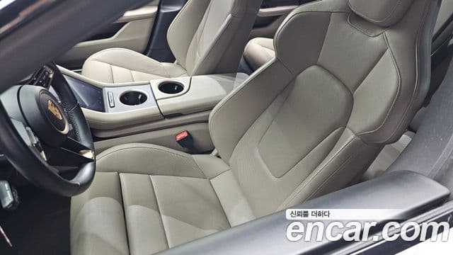 Porsche Taycan 2023 — ფოტო 14/32