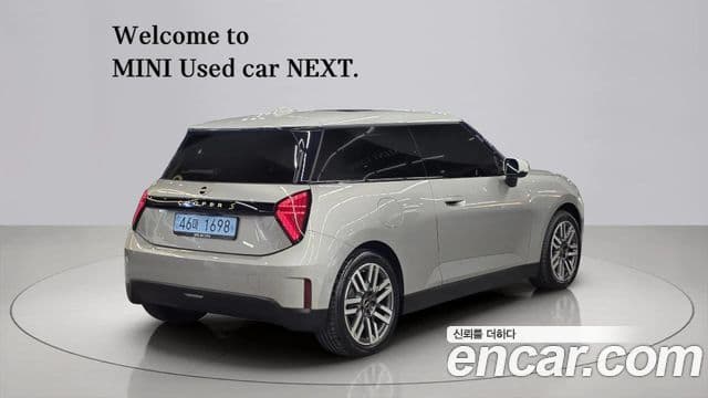 Mini Cooper Electric 2024 — ფოტო 7/19