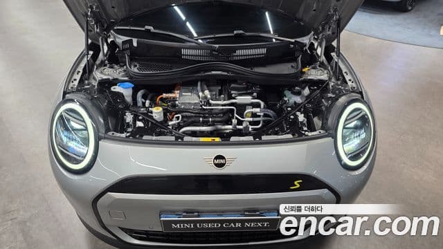 Mini Cooper Electric 2024 — ფოტო 5/19
