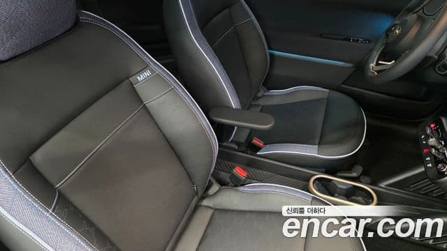Mini Cooper Electric 2024 — ფოტო 15/19