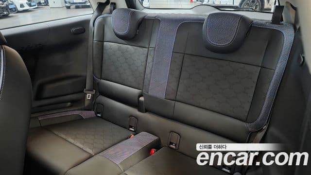 Mini Cooper Electric 2024 — ფოტო 17/19