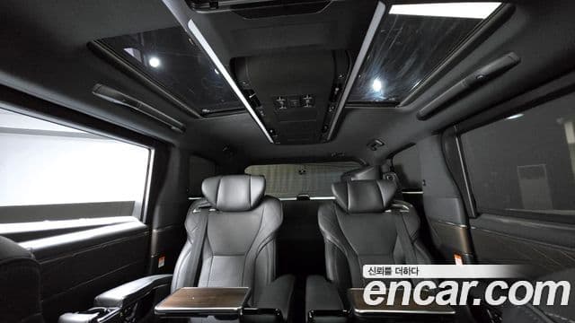 Toyota Alphard 2025 — ფოტო 23/34