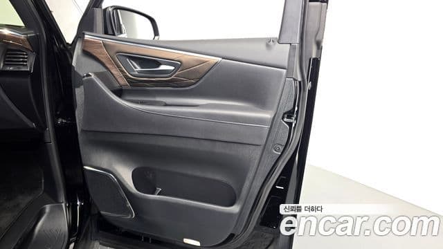 Toyota Alphard 2025 — ფოტო 14/34