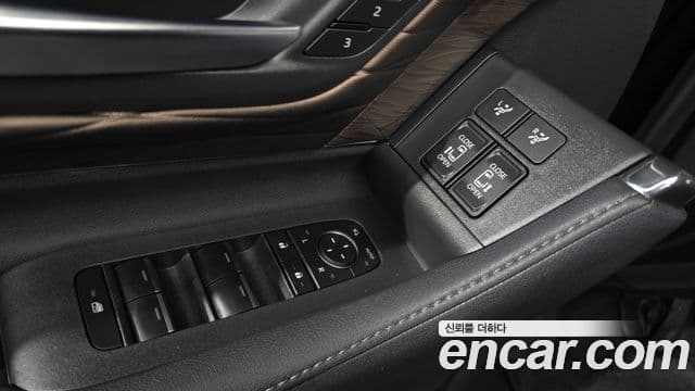 Toyota Alphard 2025 — ფოტო 27/34