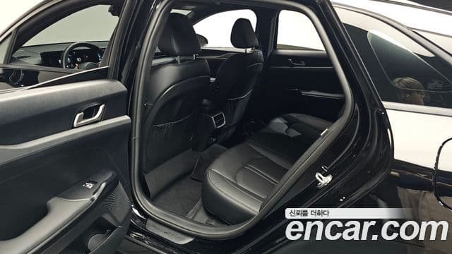 Kia K5 2025 — Photo 28/32