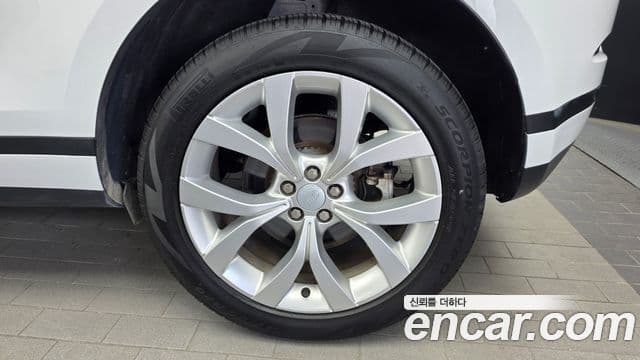 Land Rover Range Rover Evoque 2023 — Şəkil 25/32