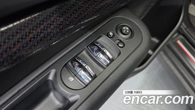 Mini Cooper S Clubman 2020 — Фото 13/20