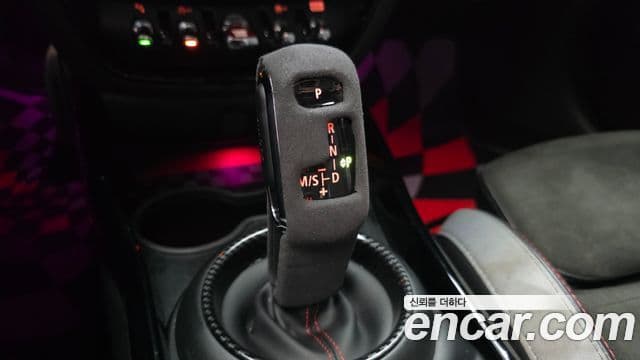 Mini Cooper S Clubman 2020 — Фото 19/20