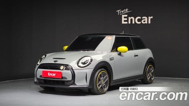 Mini Cooper Electric 2022 — ფოტო 29/30