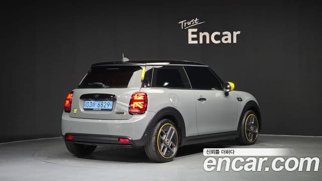 Mini Cooper Electric 2022 — ფოტო 4/30