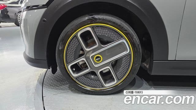 Mini Cooper Electric 2022 — ფოტო 27/30