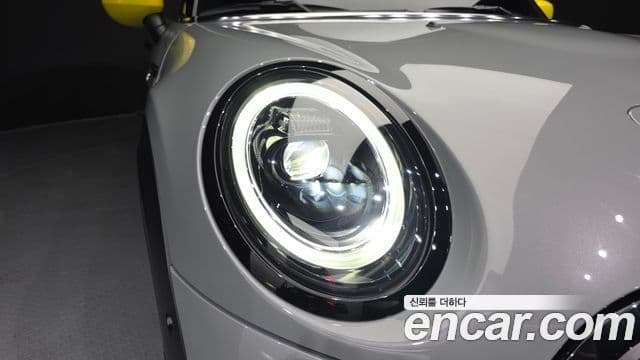 Mini Cooper Electric 2022 — ფოტო 14/30