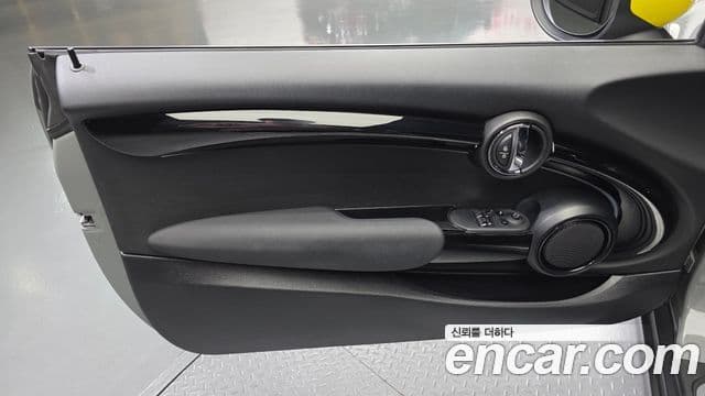 Mini Cooper Electric 2022 — ფოტო 19/30