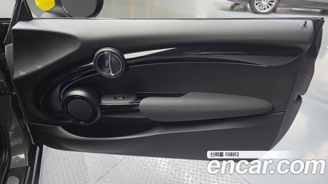 Mini Cooper Electric 2022 — ფოტო 22/30