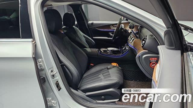 Mercedes-Benz E-Class 2019 — ფოტო 10/20