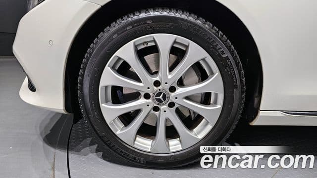 Mercedes-Benz E-Class 2020 — ფოტო 5/20