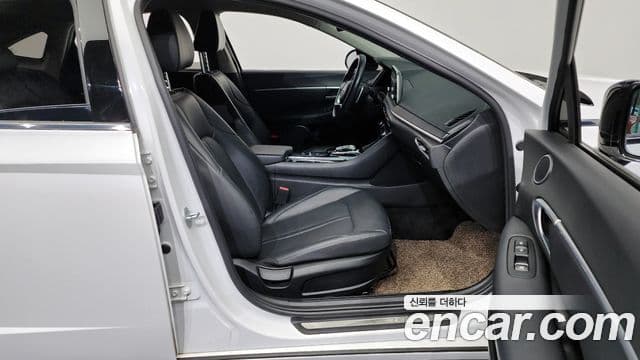 Hyundai Sonata 2020 — ფოტო 11/20