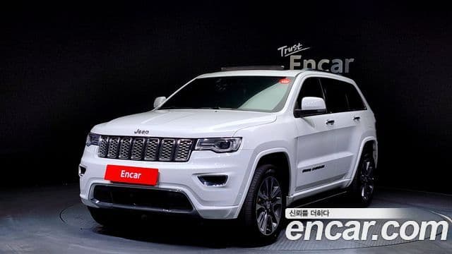 Jeep Grand Cherokee 2018 — ფოტო 1/20