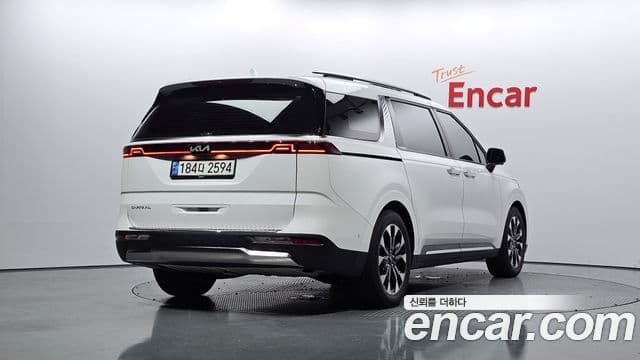 Kia Carnival 2023 — Фото 2/20